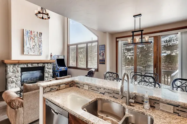 Photo 1 - 3BR Townhome- Walk to Slopes