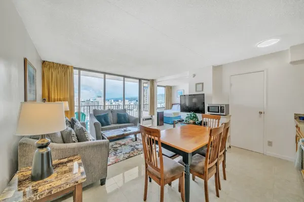 Photo 1 - Standard Ocean View Condo - 35th floor views, Free parking & Wifi