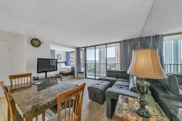 Photo 1 - Excellent Diamond Head View Condo - Remodeled, Free Parking!