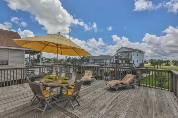 Photo 1 - Tropical Oasis In Beautiful Galveston-Tiki Island