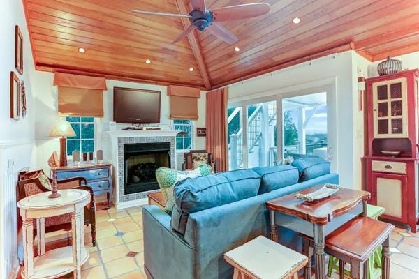 Photo 1 - Ocean Ave Spacious Seaside Cottage