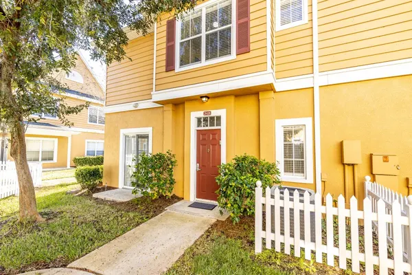 Photo 1 - 4 bedroom townhouse
