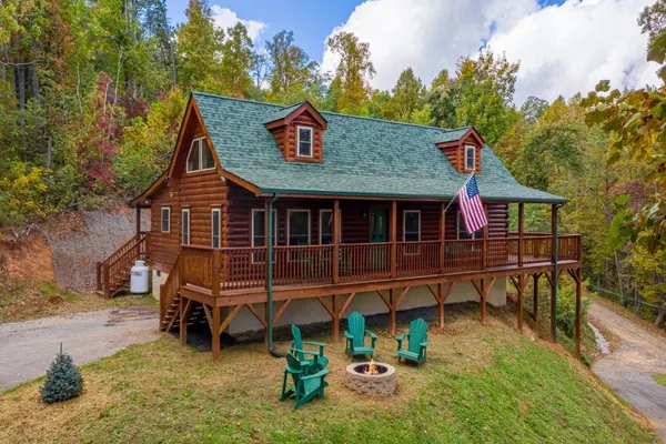 Photo 1 - Smoky Retreat Cabin with Free Putt-Putt Course