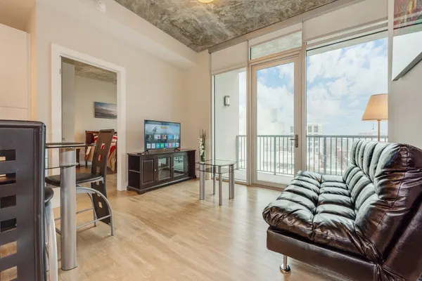 Photo 1 - 2BR Apartment near Convention Center - No Balcony