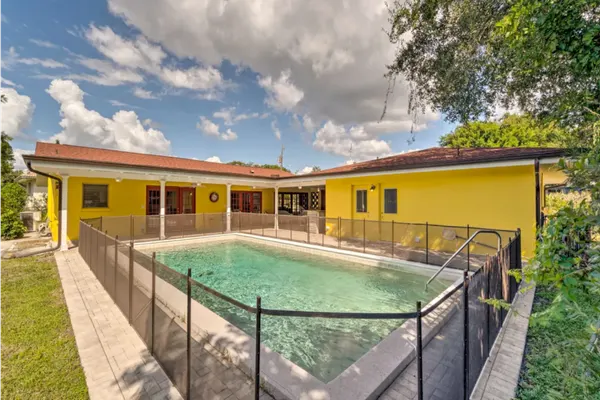Photo 1 - Family Vacay!  WIFI, Pool, Games, Dock, Fishing, Golf