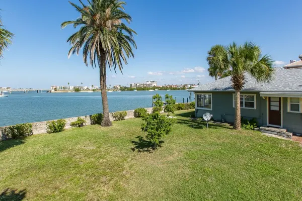 Photo 1 - Treasured Times Beach House - Waterfront Vacation Rental - Month