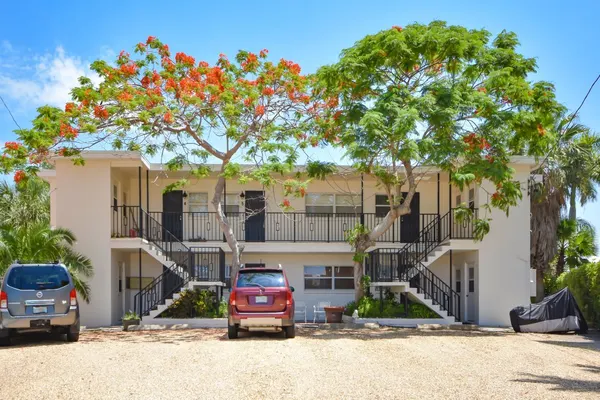 Photo 1 - Bay Watch #6 - Weekly Beach Rental