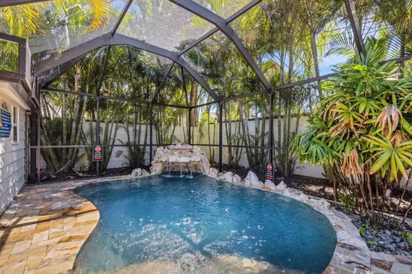 Photo 1 - Casa Del Mar - Beach Pool Home