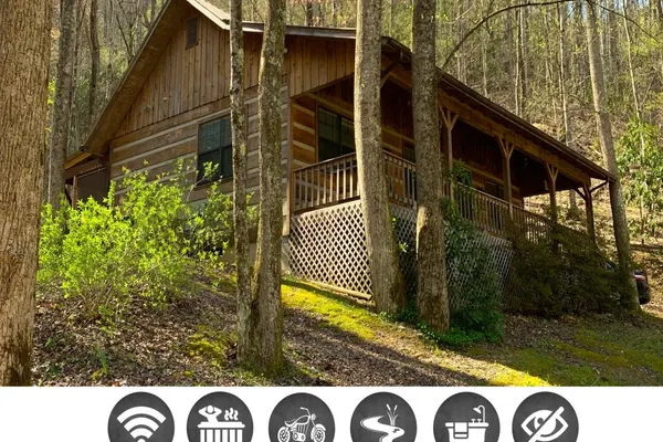 Photo 1 - Little Mountain Hideaway