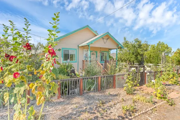 Photo 1 - Wine Country Lush Warm Home with Outdoor Gardens!