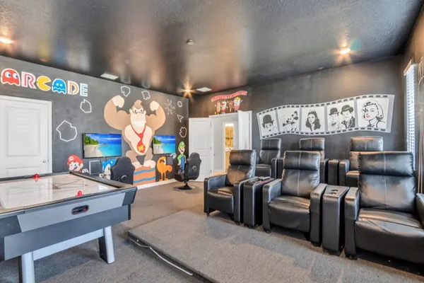 Photo 1 - Mickey's Magic t 9 Bed Game/Theater Room