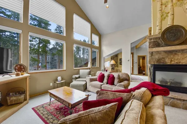 Photo 1 - Gold King Chalet