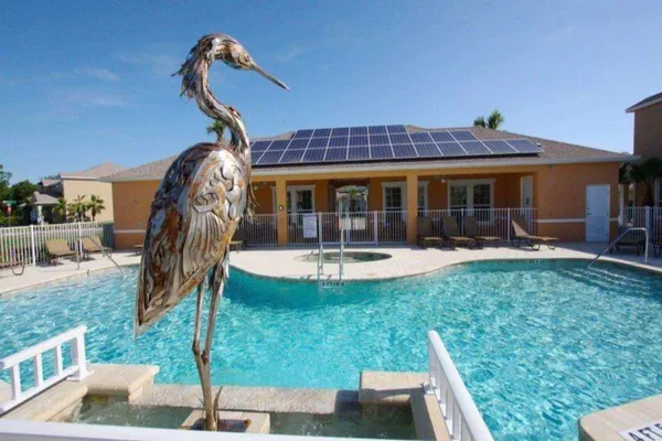 Photo 1 - 3 bed Town Home With Splash Pool!