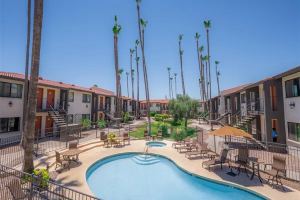 Photo 1 - 1 bedroom apartment with hot tub!