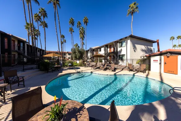 Photo 1 - 1 bedroom apartment with hot tub!