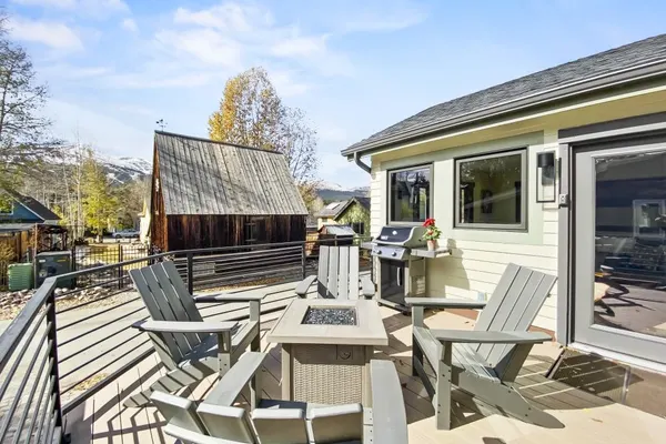 Photo 1 - High Street Hideaway