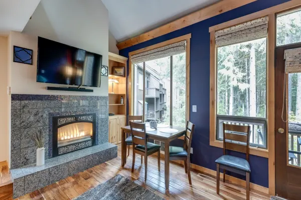 Photo 1 - 23SW - Luxurious - Wi-Fi - Fireplace - Sleeps 4
