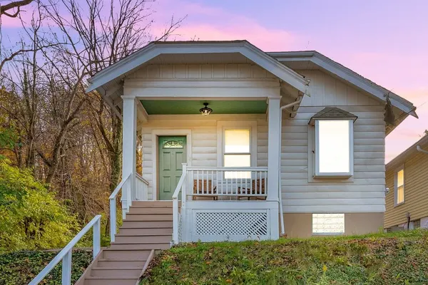Photo 1 - Cozy Cottage in the Heart of Hyde Park