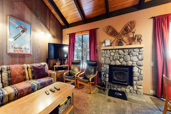 Photo 1 - Horizons 4 186 Centrally Located, Spacious Mammoth Home with Cozy Fireplace