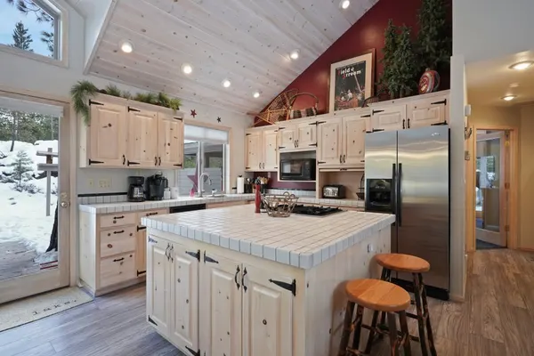 Photo 1 - Beautifully Updated 6 Todd Home with Hot Tub and Easy Access to SHARC