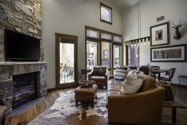 Photo 1 - 3 Bedroom Condo with Spa - Silver Baron Lodge