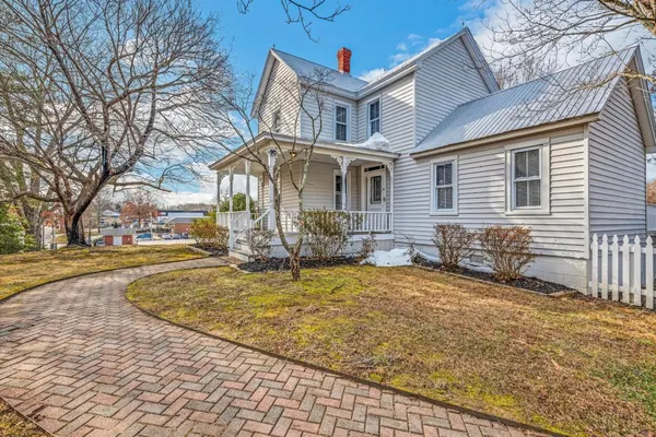 Photo 1 - Delightful Pet Friendly Family Home In Great Location