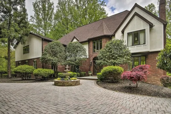 Photo 1 - Tranquil Getaway In Gated Community - Free Wifi and laptop-friendly workspace
