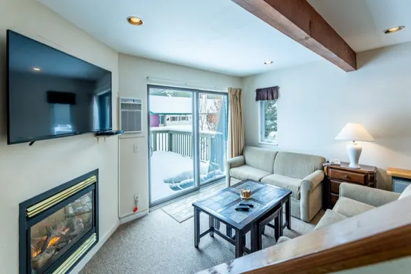 Photo 1 - 4BR Private Townhouse at Smugglers' Notch Resort
