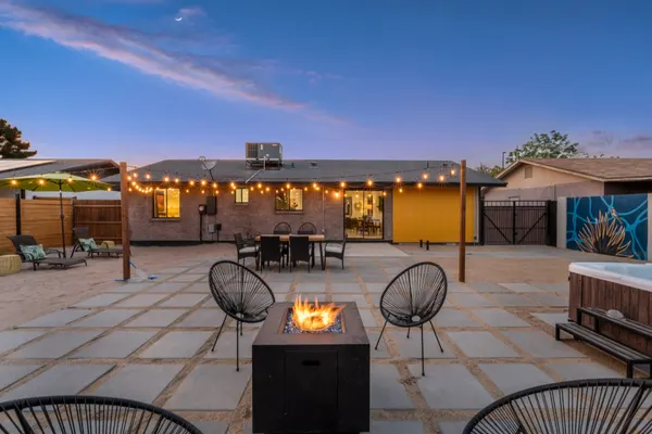 Photo 1 - Spacious 4-BR Retreat with Hot Tub near Gilbert