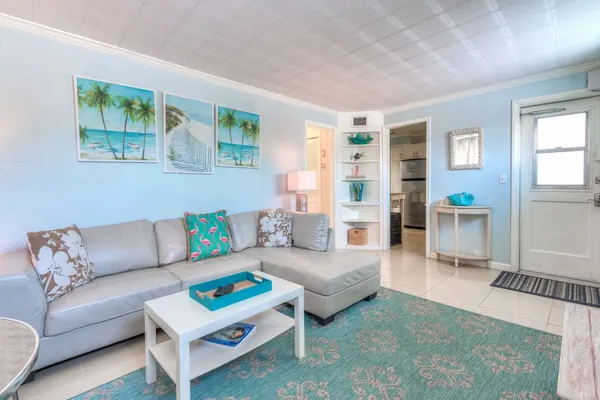 Photo 1 - Tropic Terrace #40 - Beachfront Resort