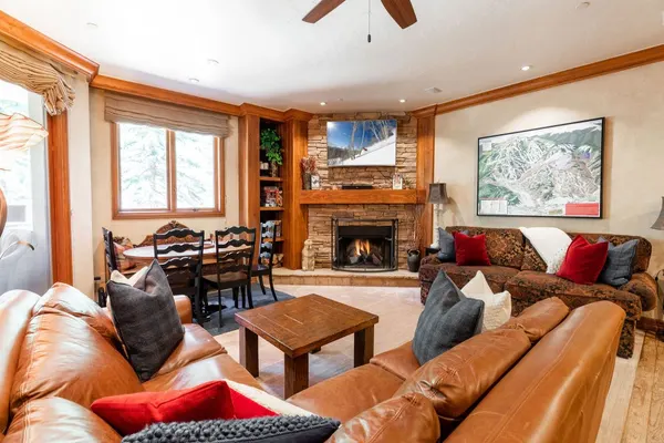 Photo 1 - Strawberry Park Ski-in Ski-Out Condo Close to Chairlift
