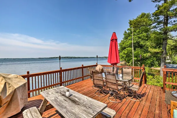 Photo 1 - 1000 Islands Log Cabin in Chippewa Bay