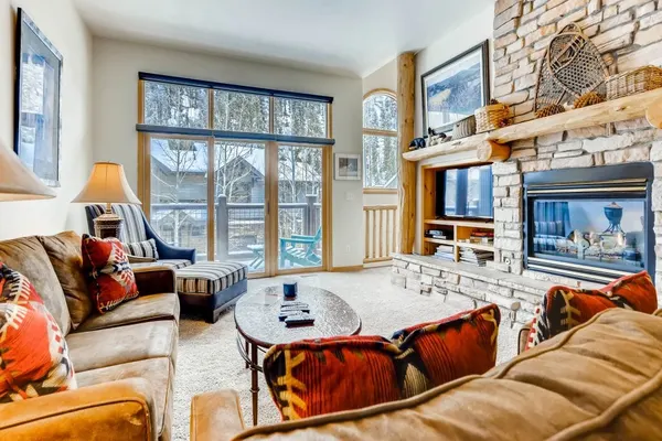 Photo 1 - Premiere 2Br Townhome - Shuttle to Slopes. Kids Ski Free!