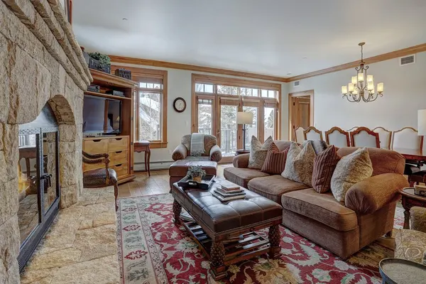 Photo 1 - 4Br Ski in/Ski out Condo - Top of Bachelor Gulch