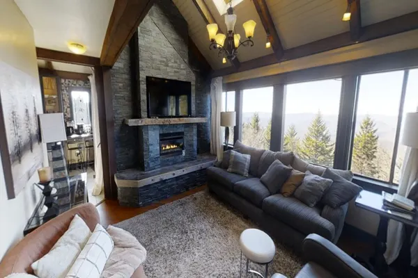 Photo 1 - Pedestal House #01 - Luxurious Modern Comfort on the Highland Ridge