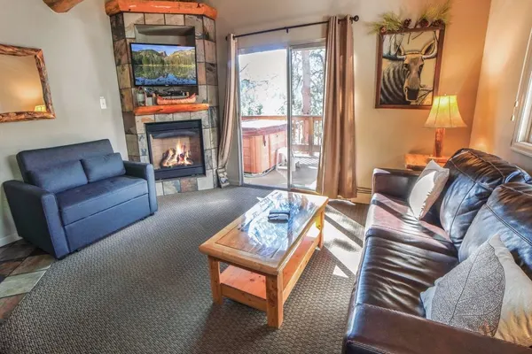 Photo 1 - Fawn Valley Inn: 271