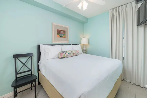 Photo 1 - Phoenix All Suites Hotel 704