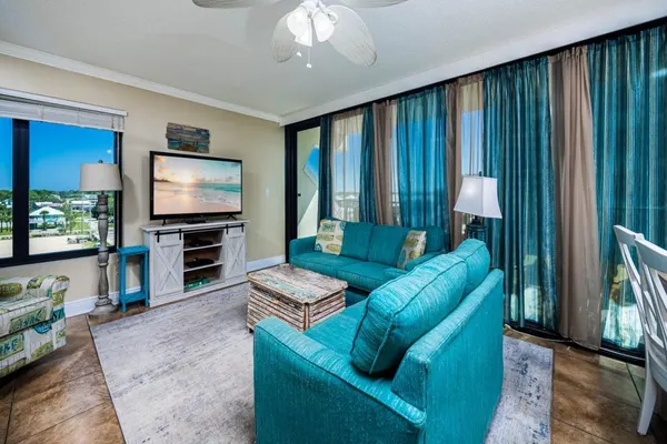 Photo 1 - Island Winds West 470