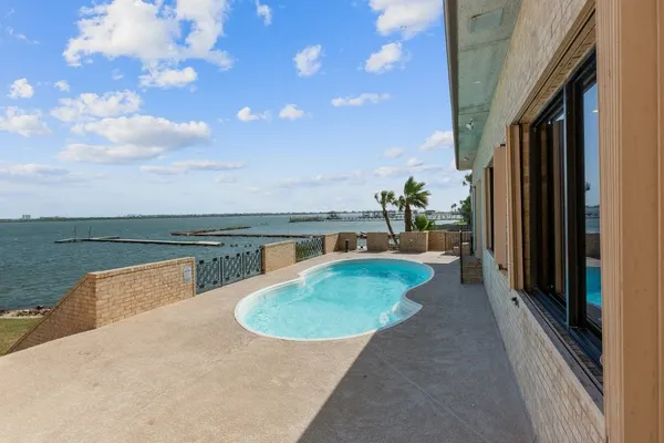 Photo 1 - Bay Dreamer - Massive Bayfront Home w/ Private Pool