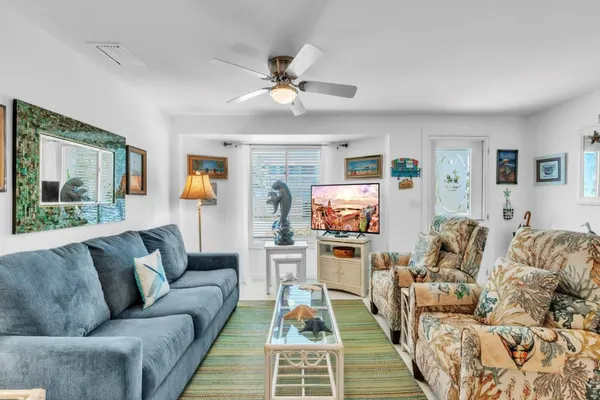 Photo 1 - Beach N Bay 204