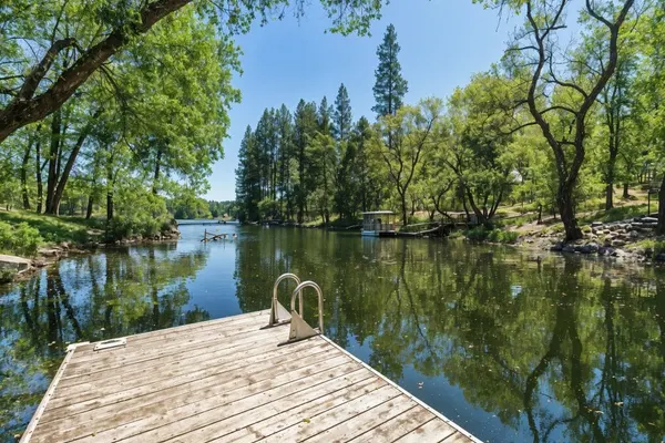 Photo 1 - Cozy Cabin On The Cove - Lakefront with Private Dock