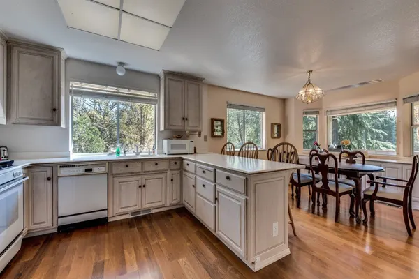 Photo 1 - Casa Del Lago - Only 200 Yards from the Beach