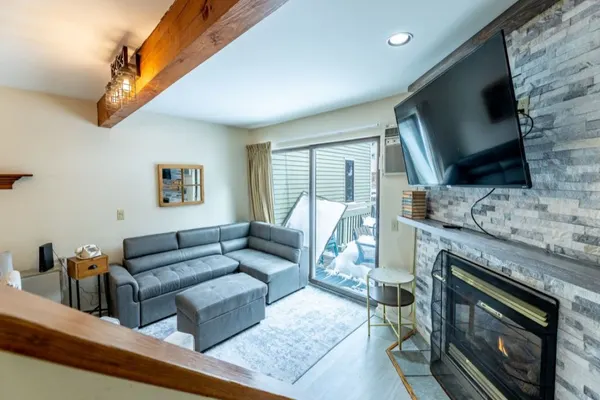 Photo 1 - 4BR Private Townhouse at Smugglers' Notch Resort