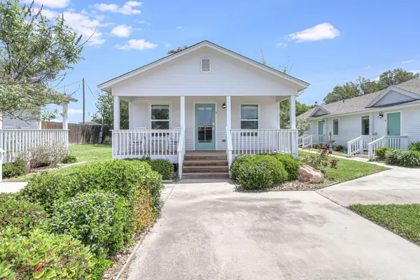 Photo 1 - Coast Oaks Cottage 5