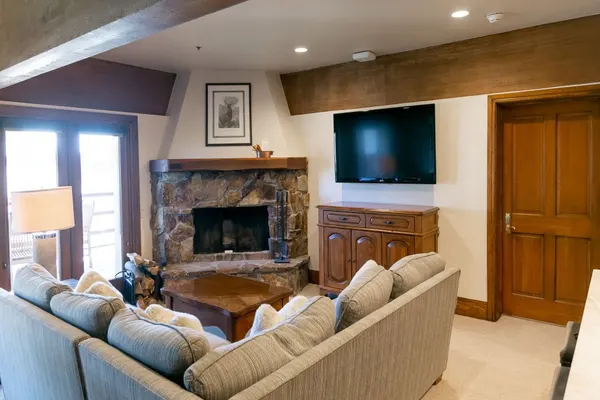 Photo 1 - Luxury Four Bedroom Suite with Three Hot Tubs