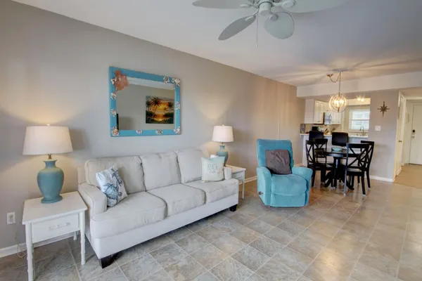 Photo 1 - 527 El Matador