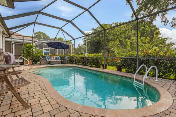 Photo 1 - 14090 Sunshine Daydream Oasis: Pool & Lanai, Close to Fort Myers