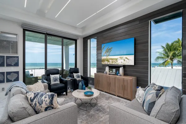 Photo 1 - 61 Once Upon A Tide: 4BR Beachfront with Pool & Spa!