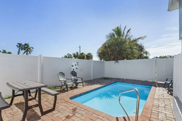 Photo 1 - 285 Spacious Home: Heated Pool, Near Beach, Family Fun