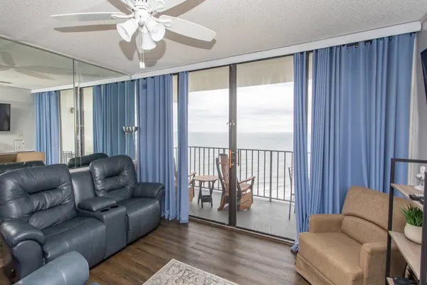 Photo 1 - ROYAL GARDEN RESORT 1114